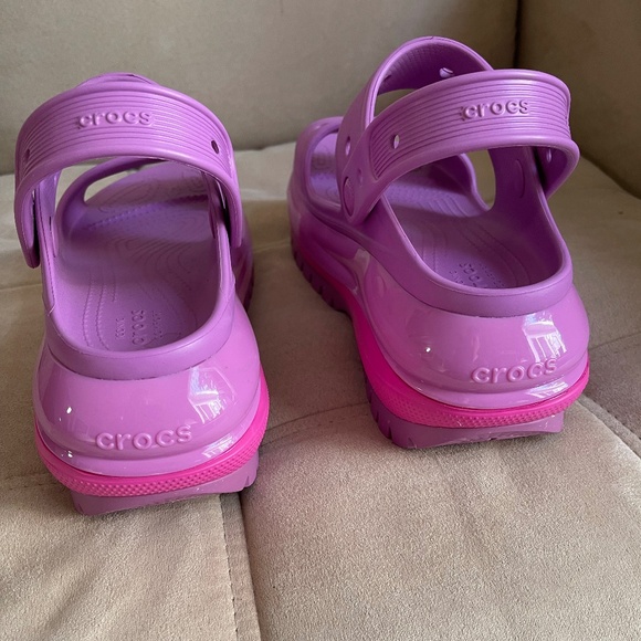 Crocs Classic Mega Crush Hot Pink Limited Edition Sandals - Women's 7 - Picture 3 of 5